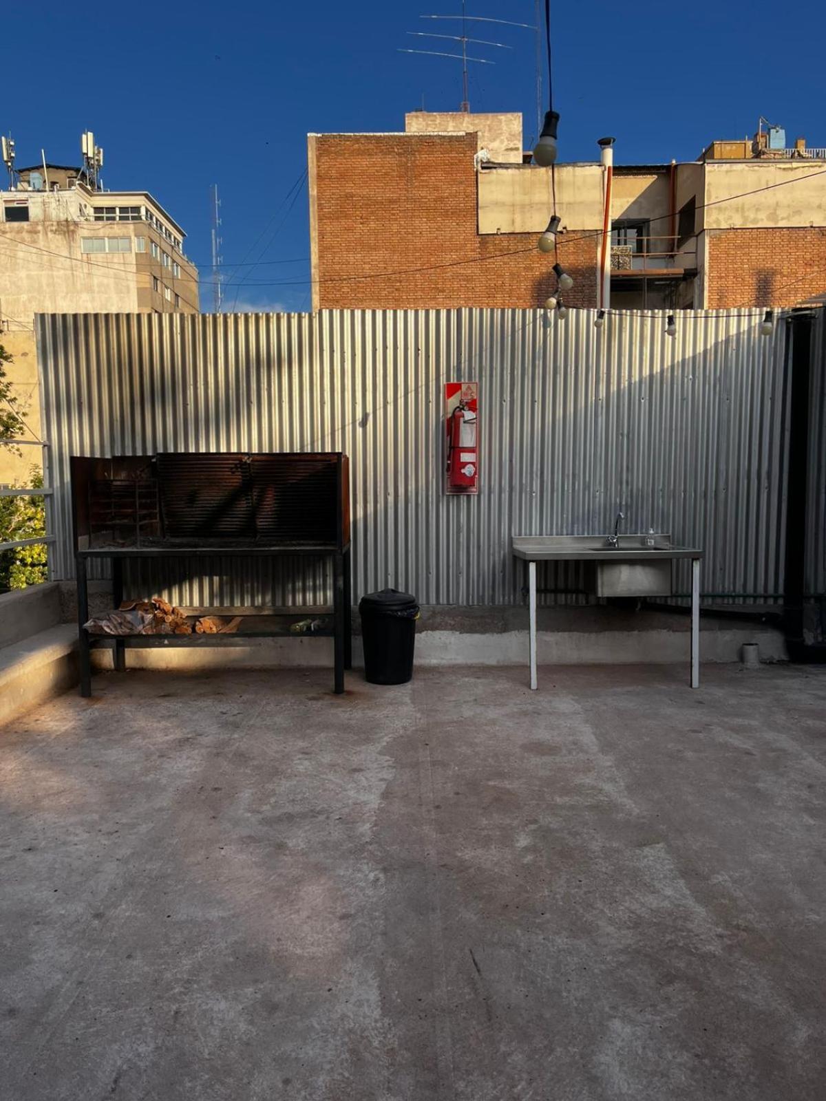 Sin Fin Hostel Mendoza Exterior photo